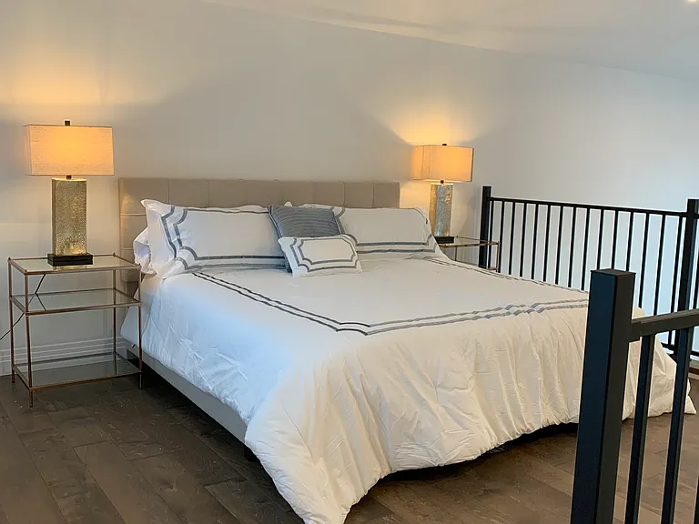 880 Heinz Pkwy #1 — Photo 5