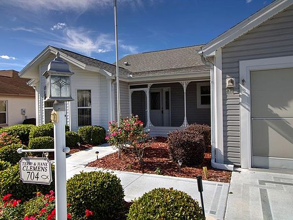 3rd image of 704 Melendez Way