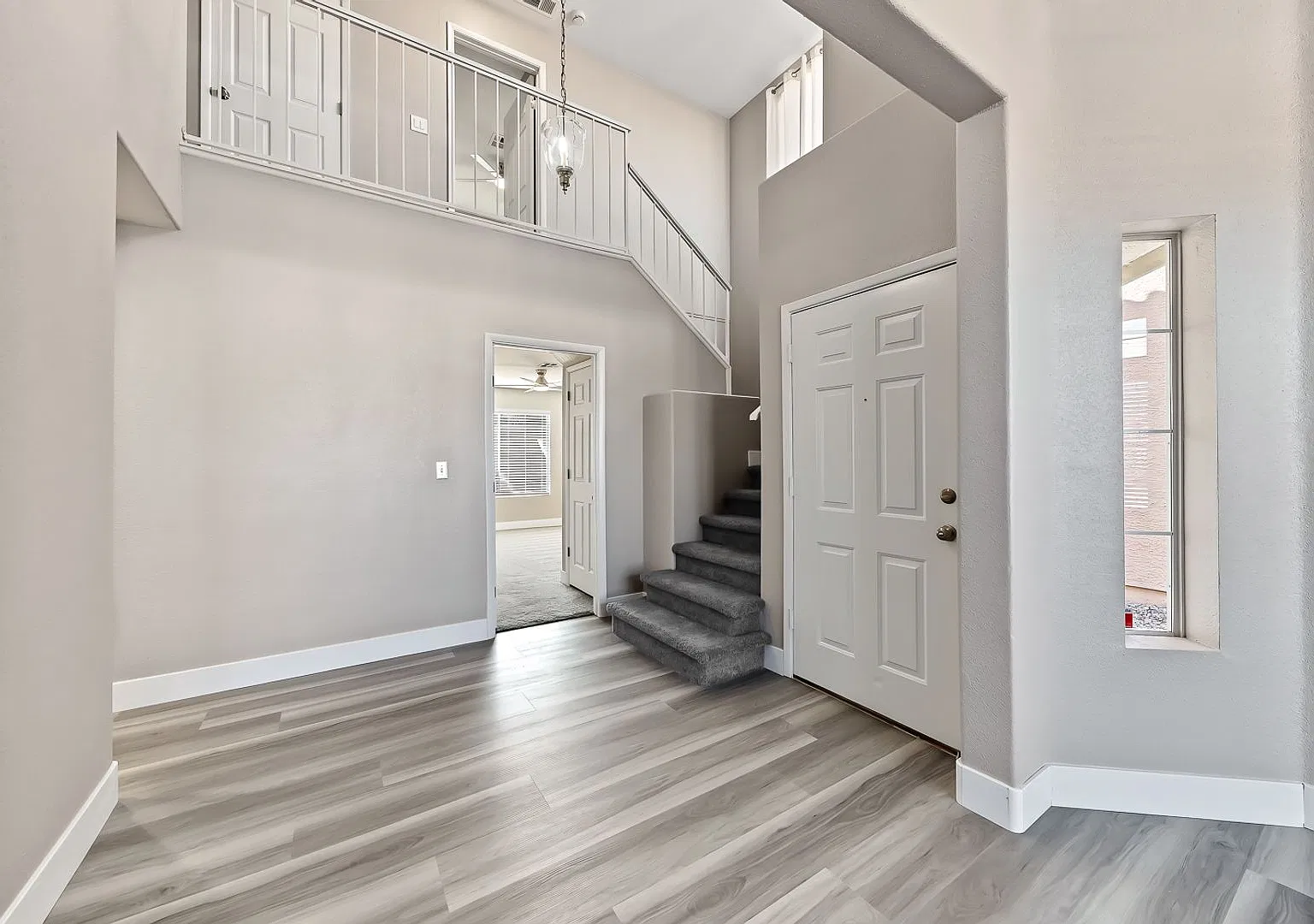 Remodeled, two story, 5 bedroom, 2 1/2 bath, 2 car — Photo 4