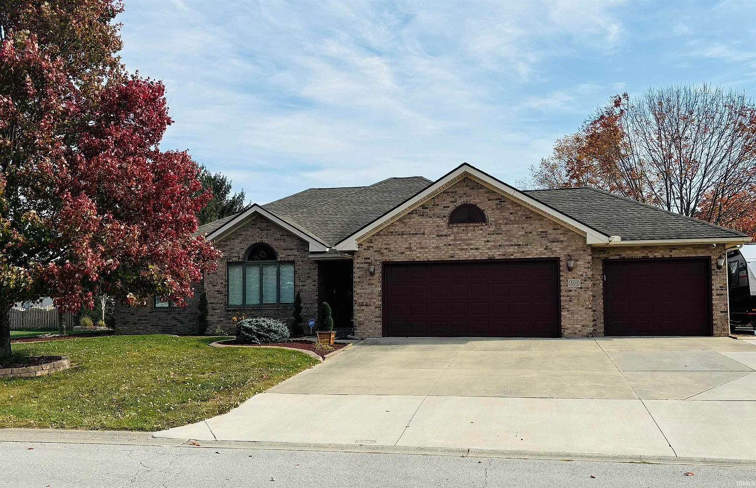 809 Lakeside Dr photo 1
