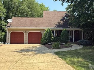9 Benjamin Ct, Old Bridge, NJ 08857