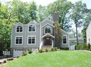 133 Chestnut Dr, Wayne, NJ 07470