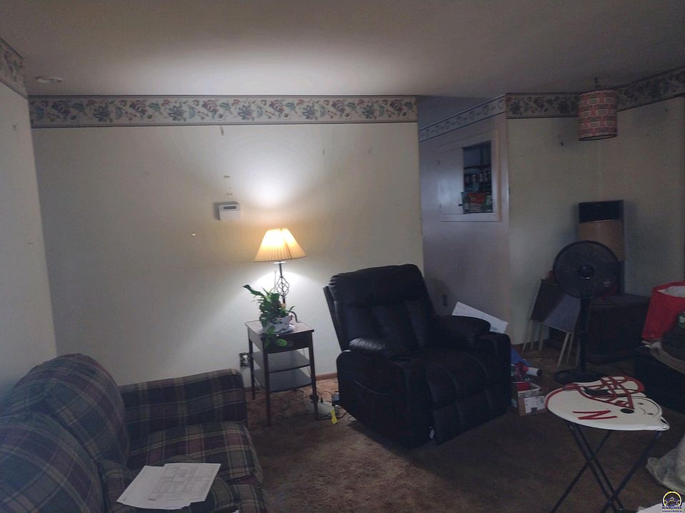 2nd image of 2545 SW Fairmont Rd