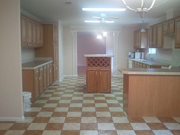 4th image of 101 E Pointe Dr