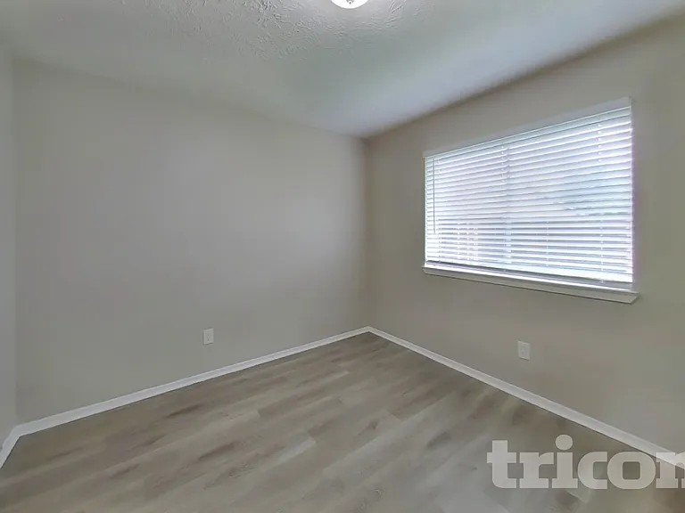 14831 Waterside Dr — Photo 12