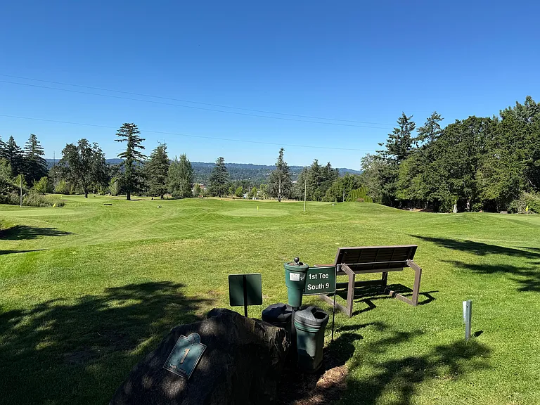 par 3 golf course - free access at Eagle Landing