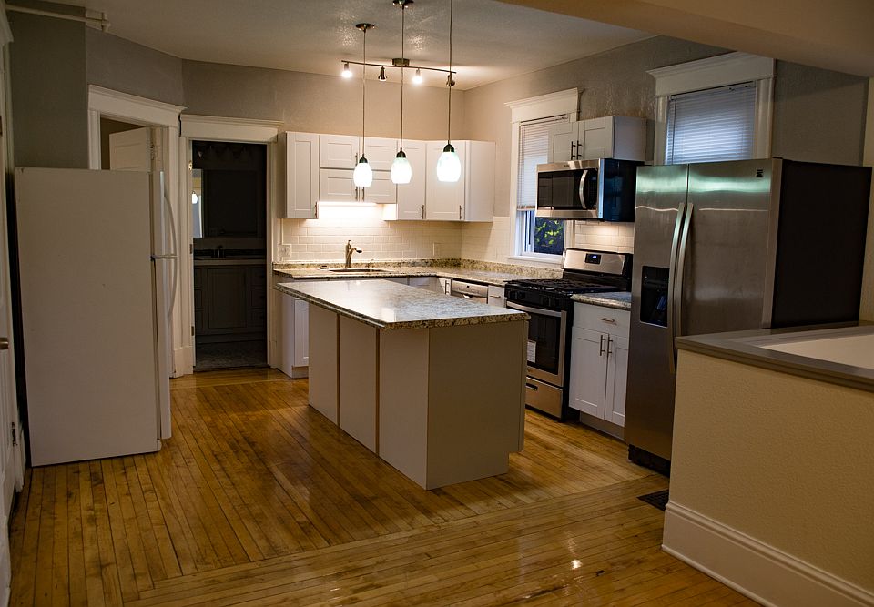 1st image of 1212 Como Ave SE #1