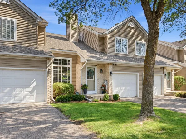 18232 Warbler Ln, Eden Prairie, MN 55346