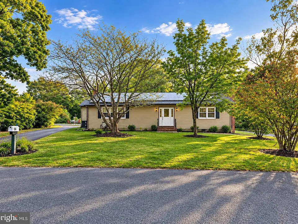 112 Maple Ave
