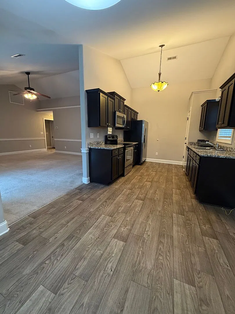 Beautiful 3-Bedroom Home for Rent in Croatan Crossing — Photo 4