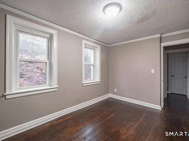 73 Silver St — Photo 15