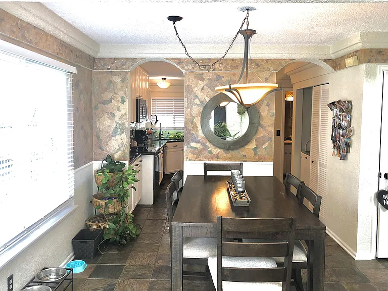 1258 N Deckers Pl — Photo 13