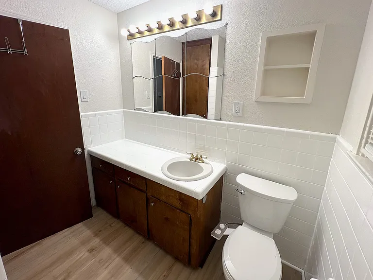 Full bathroom