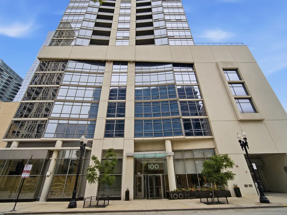 100 E 14th St #1209