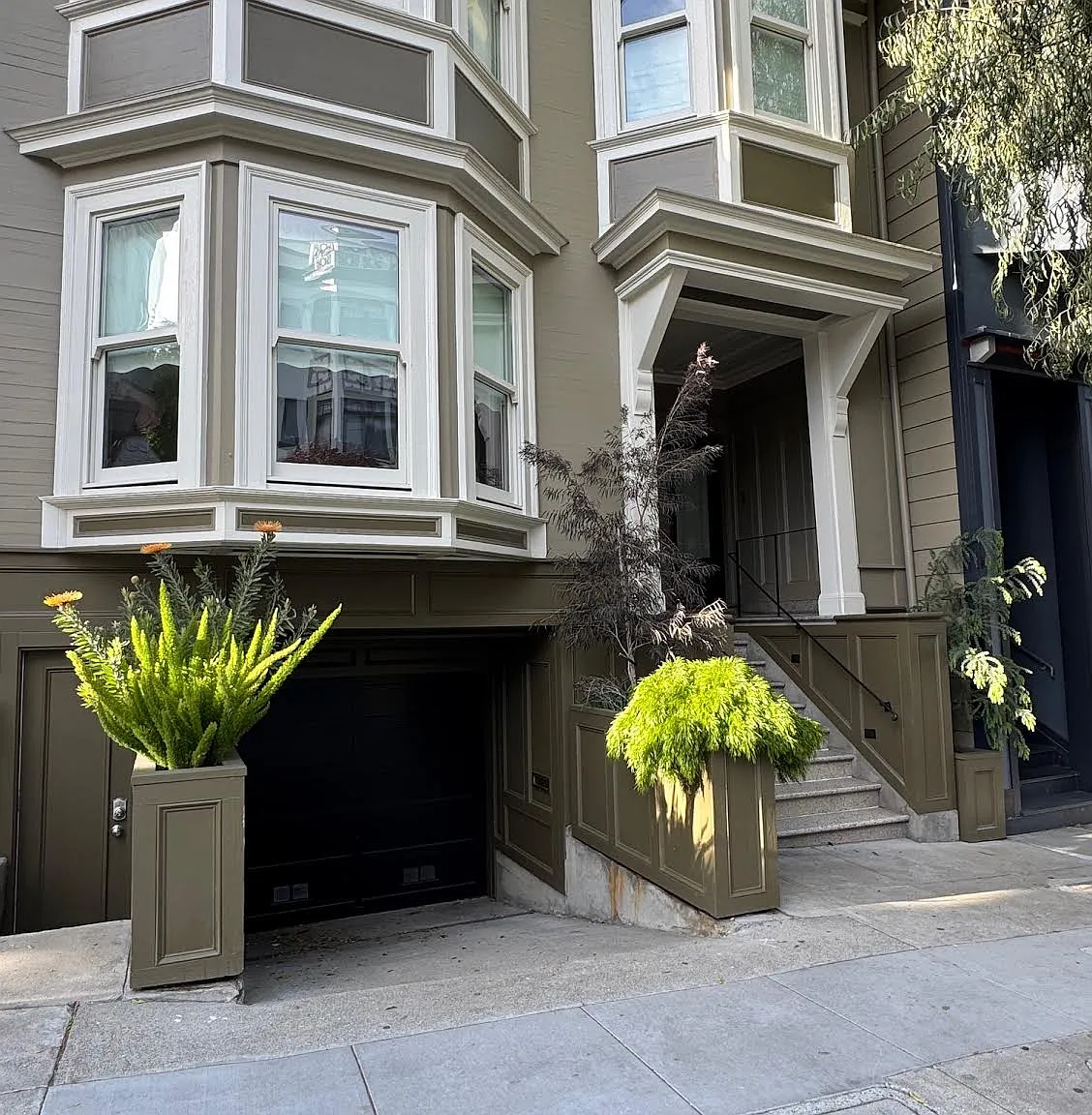 3 bed, 2.5 bath, 1600 sqft, $10,000 — Photo 1