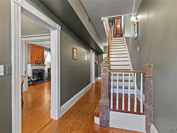 3rd image of 2221 Parkwood Ave