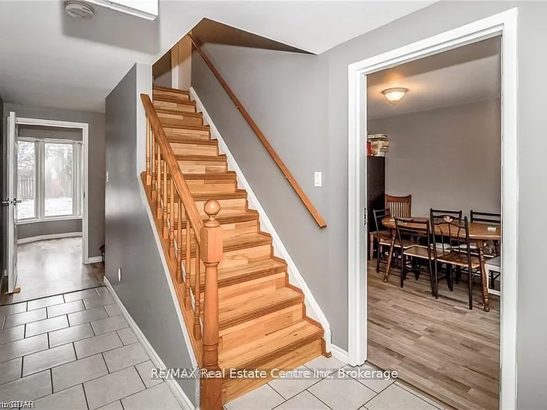 201 Janefield Ave — Photo 2