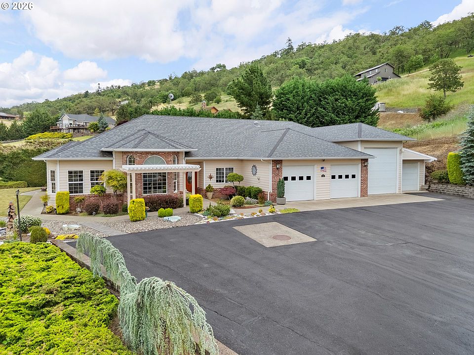 1st image of 227 Darley Dr