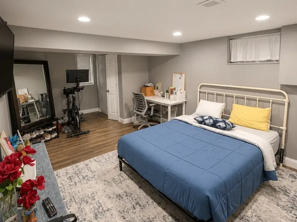 229 Philip Ave #1, Elmwood Park, NJ 07407