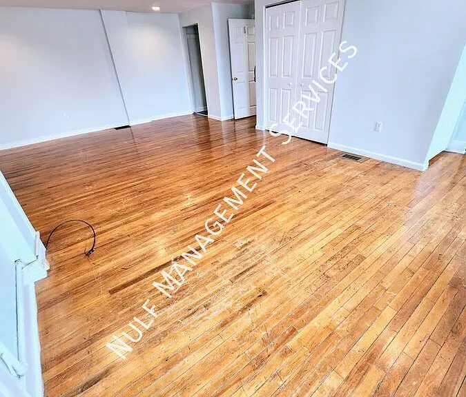 4933 Butler St #1 — Photo 2