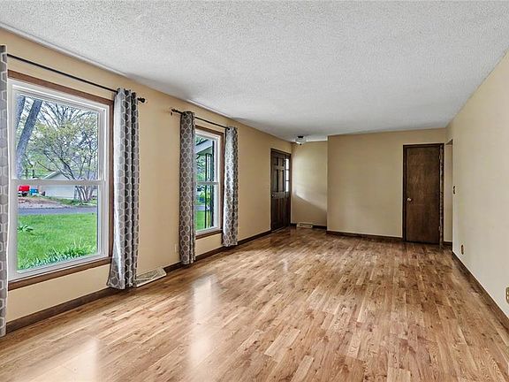 4th image of 1108 Mimosa Ct
