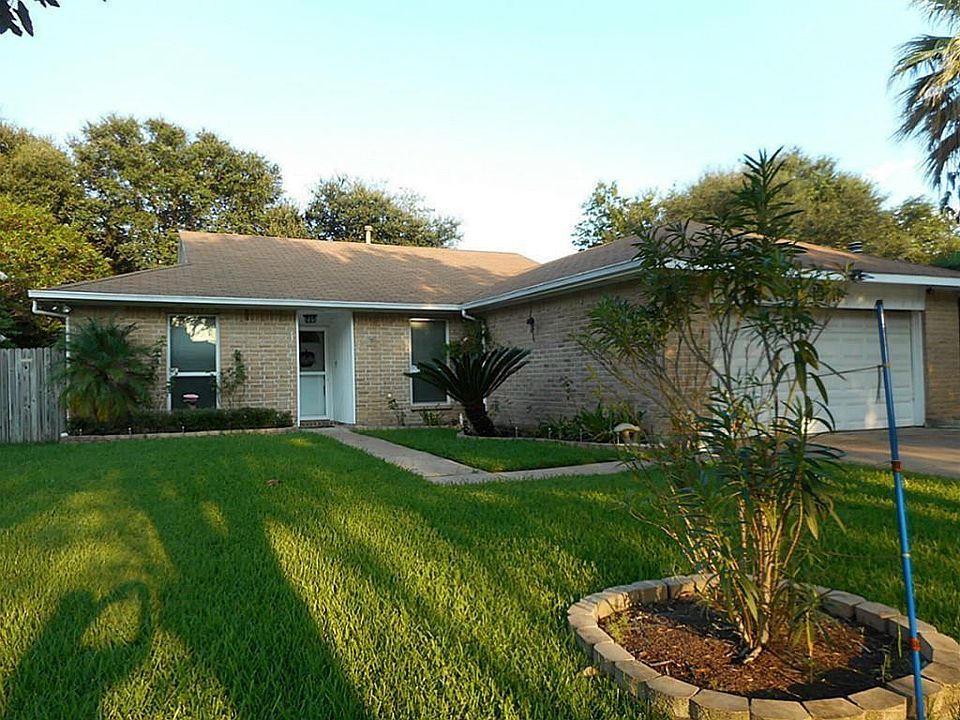 1st image of 10711 Forest Leaf Dr
