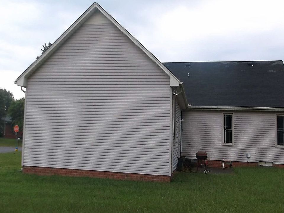 2nd image of 2039 Deerwood Ave