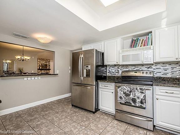 4th image of 7667 Aprilwood Ct