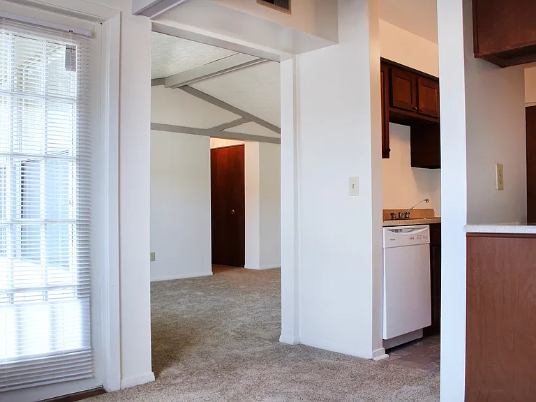 Four Worlds Apartments — Photo 25