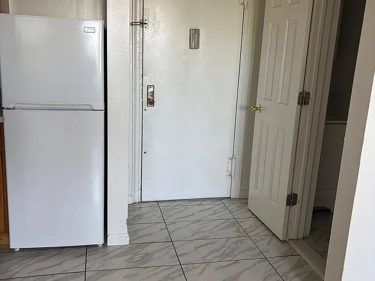 Valentine Ln — Photo 4