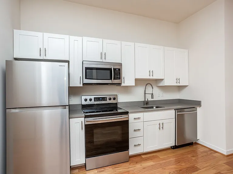 For Rent: Downtown Elegance at 605 Park Ave Your Urban Haven Awaits! — Photo 30