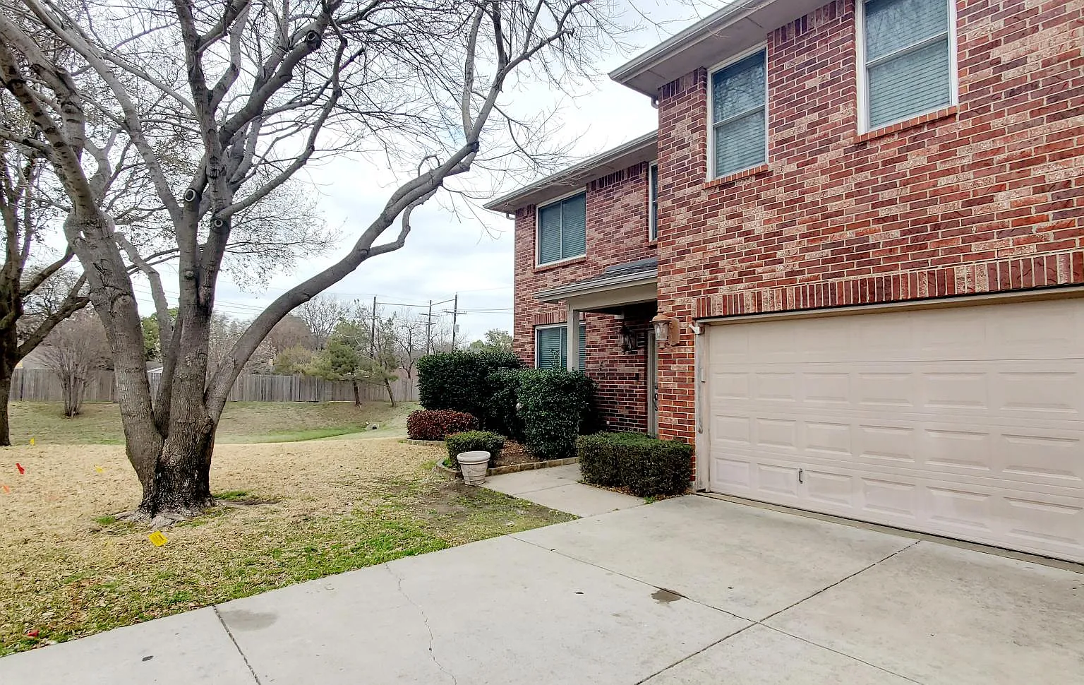 3 bed, 2.5 bath, 2255 sqft, $2,700 — Photo 2