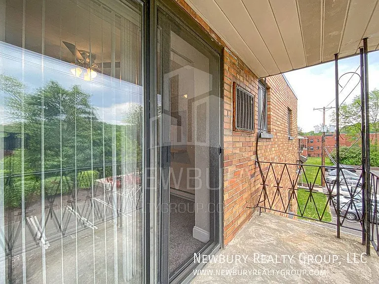 1459 Poplar St #17 — Photo 7
