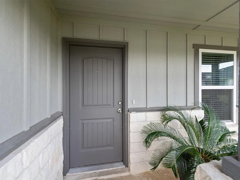 145 Ellis Ct #B — Photo 4