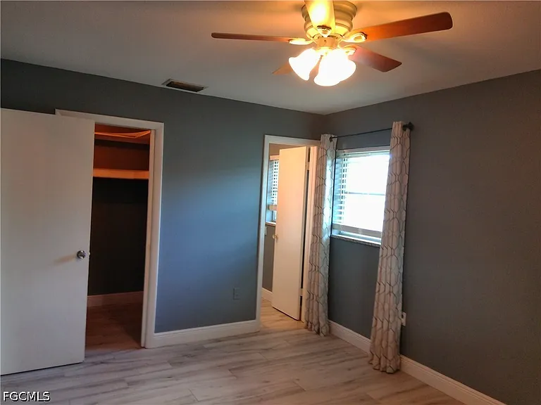 893 Iris Dr — Photo 7