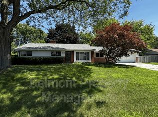 23960 Willowbrook Dr, Novi, MI 48375