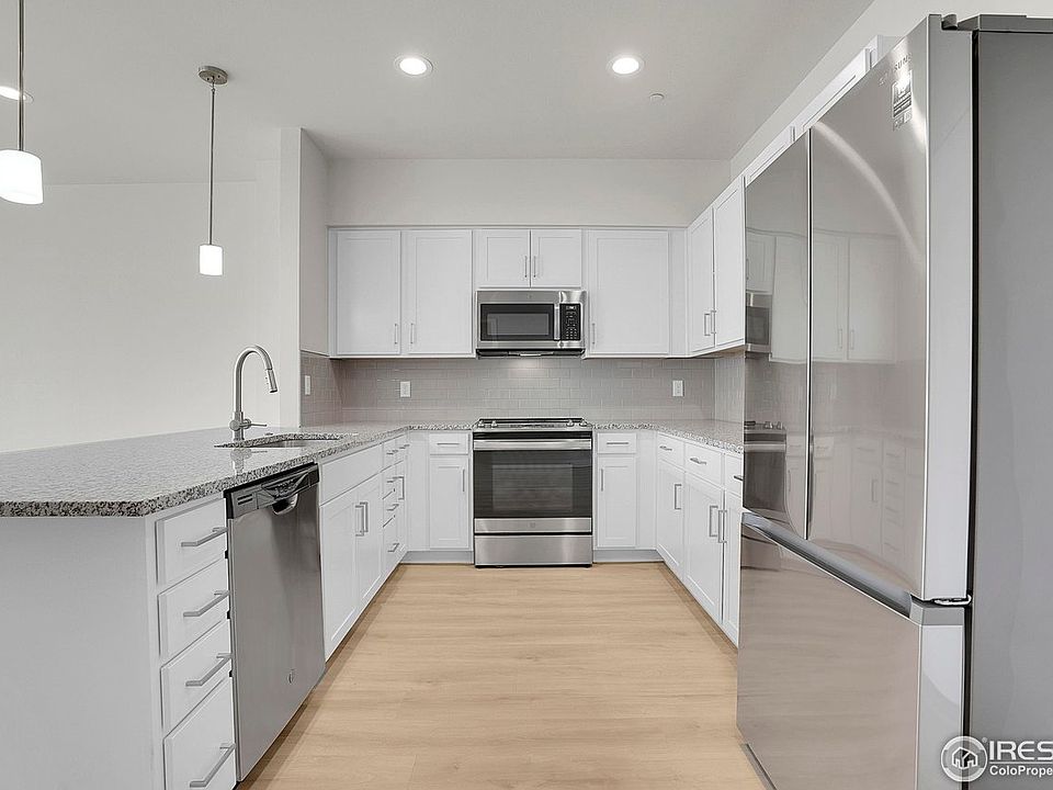 1st image of 3348 Green Lake Dr #2