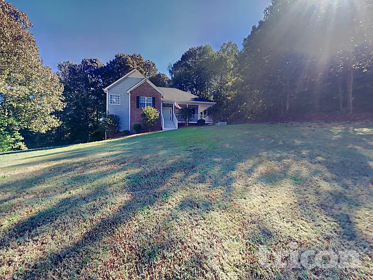 665 Skyline Dr — Photo 17