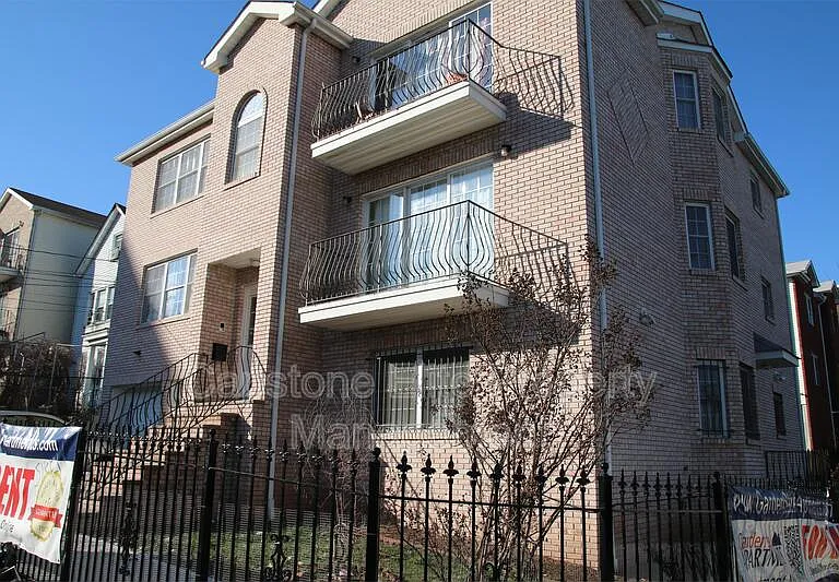 161-163 Sussex Ave #3-3-2 — Photo 1