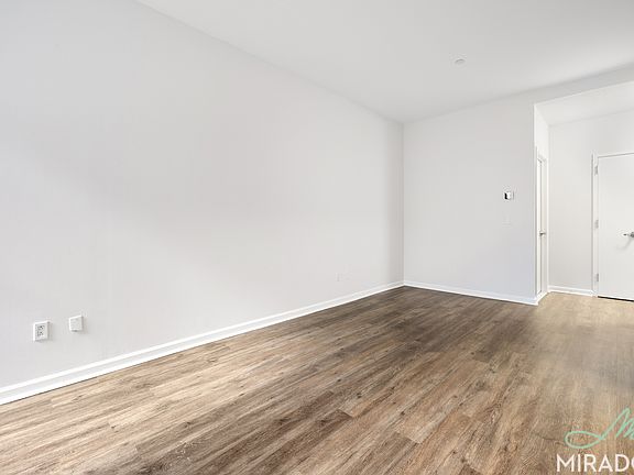 3rd image of 15 Park Row APT 24H