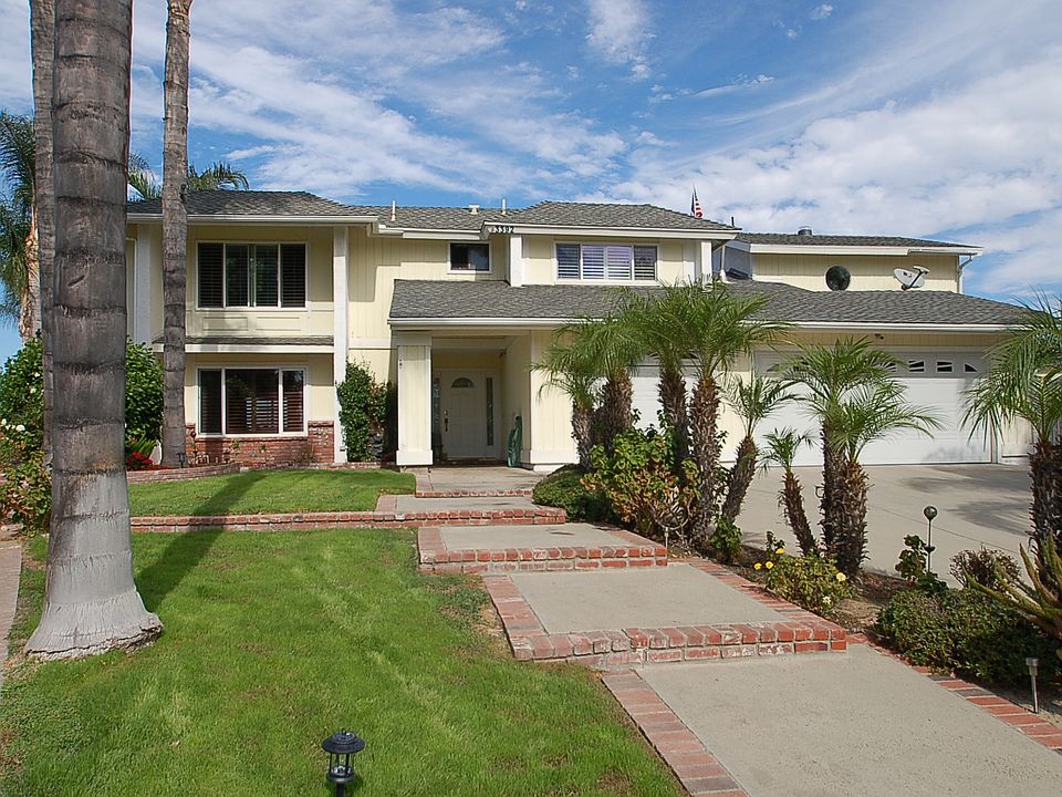 1st image of 3392 Hawthorn Ave