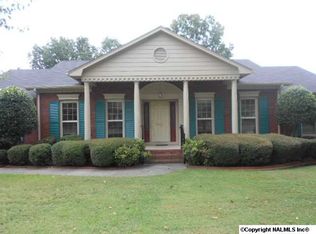 10027 Willow Cove Rd SE, Huntsville, AL 35803