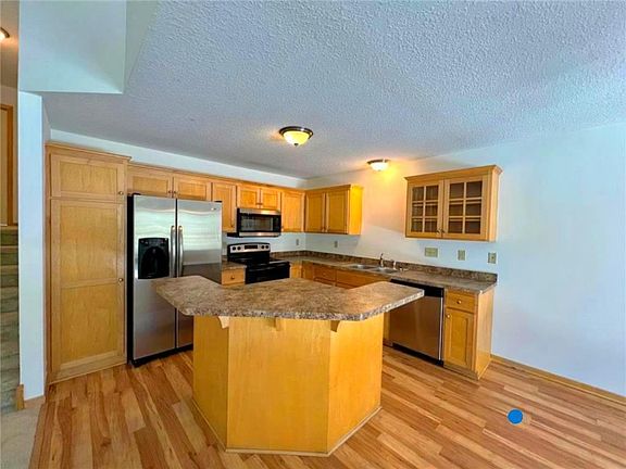 3rd image of 1875 Garden Way