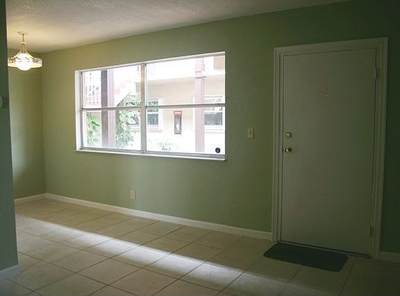 Nice Floorplan, Uses Living Space Wisely