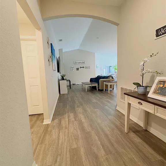 5436 Geneva Way — Photo 3