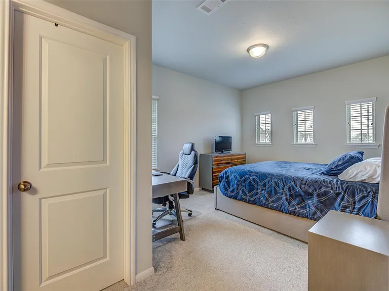 2727 Camellia Ave — Photo 33