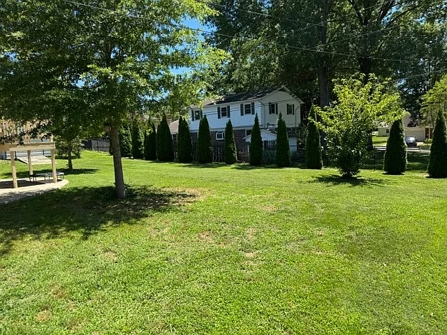 2527 Greenway St — Photo 4