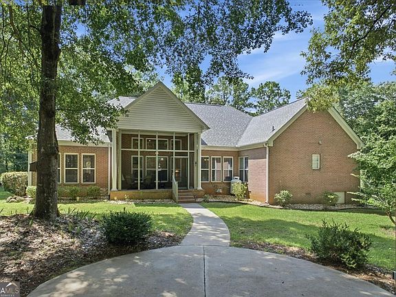 3rd image of 100 Laurelwood Dr