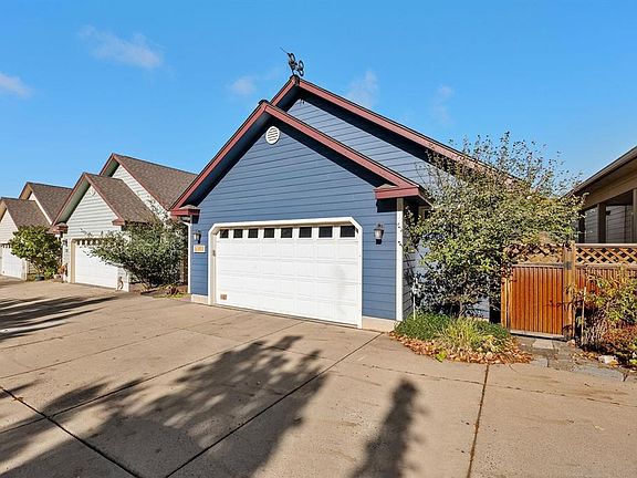 4th image of 217 Jenkins Ranch Road #E