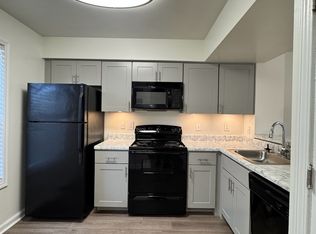 1107 Fords Pointe Cir, Savannah, GA 31419